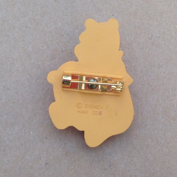 Winnie the Pooh Hugging Heart Disney Pin - Picture 2 of 2